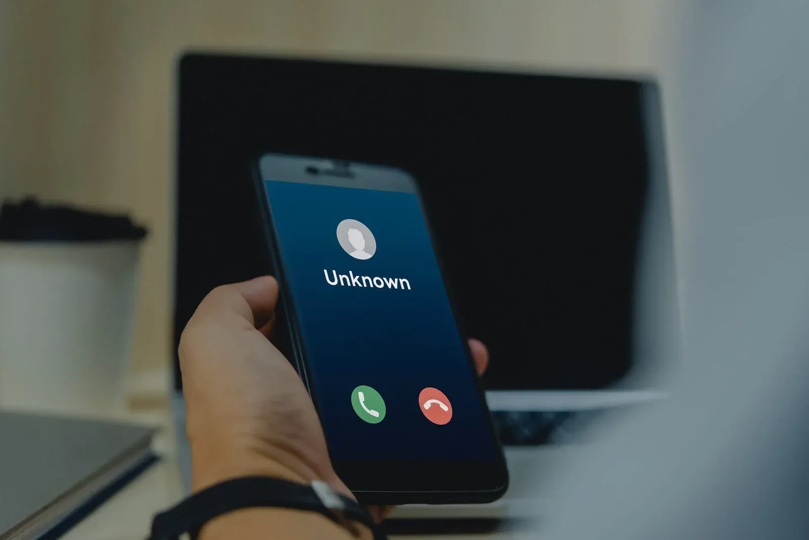 incoming call before getting unknown caller id