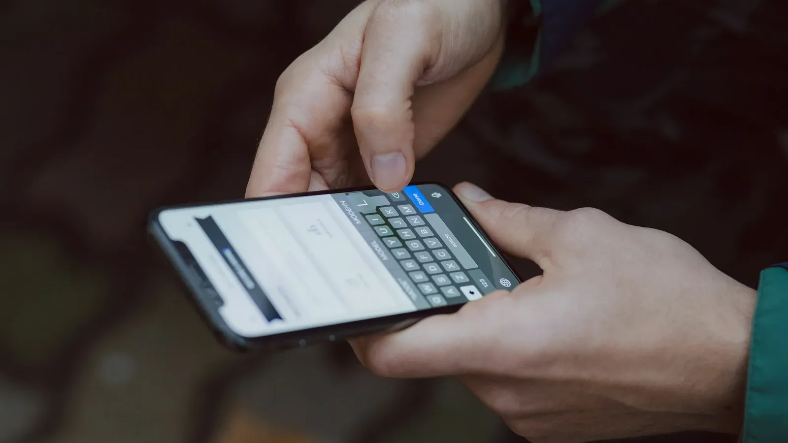 choosing between a phone call or text