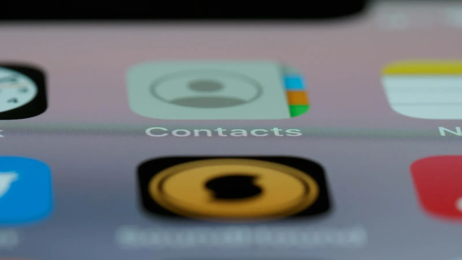 contacts icon on the phone
